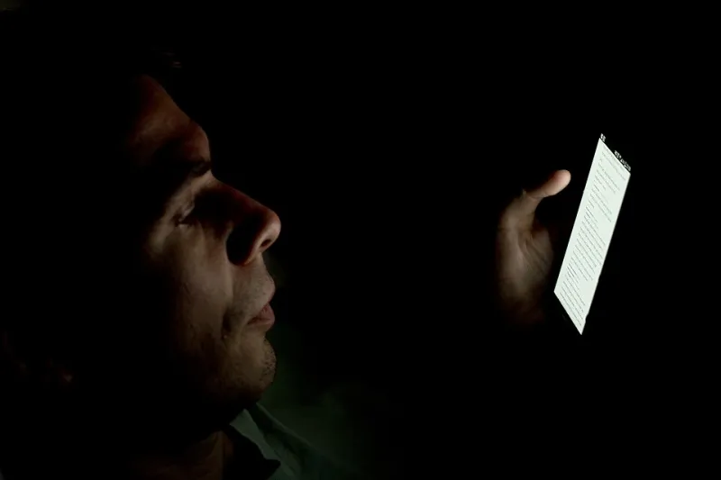 Sending Money Home, Reimagined: Blockchain and Stablecoins Are Winning the Remittance War