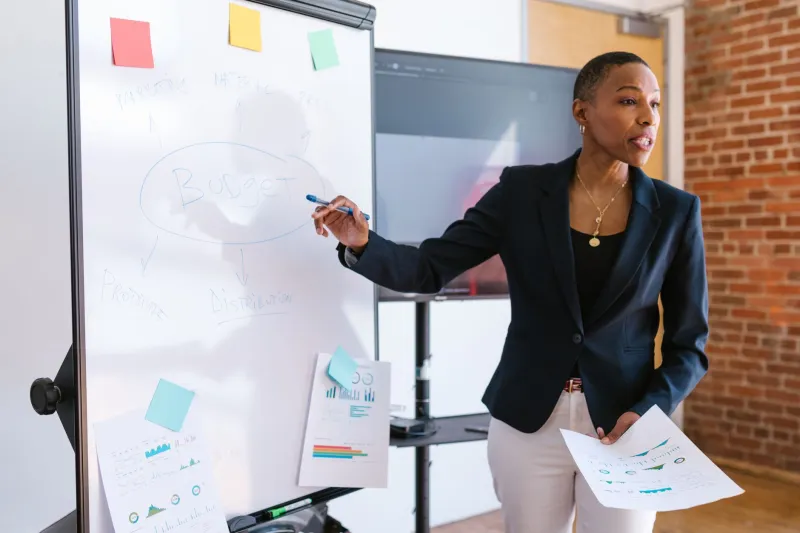 Cash Flow or Cap Table: What the Numbers Actually Reveal About Fintech's Two Funding Paths in 2025